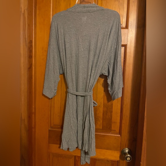 Modal Robe - Picture 3 of 3